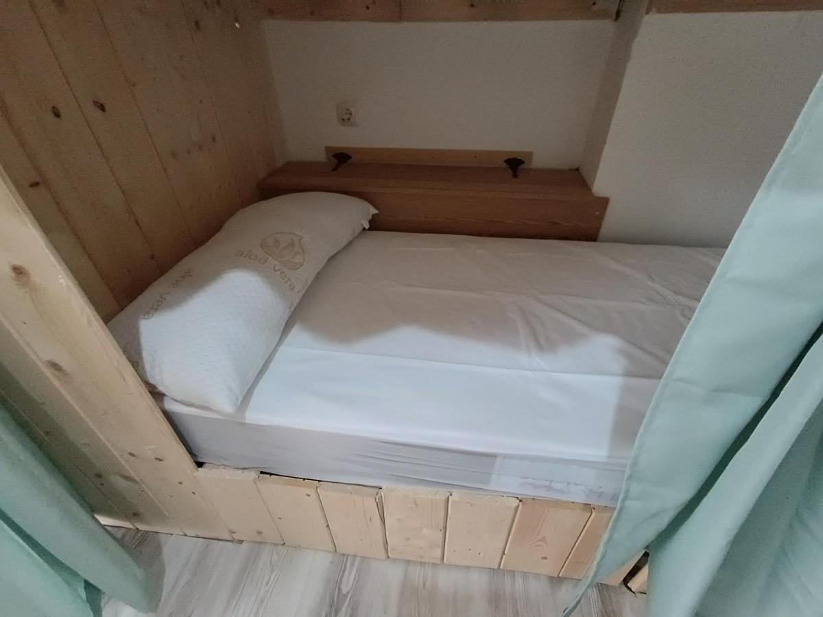 Hostel Bretema Lugo Luaran gambar